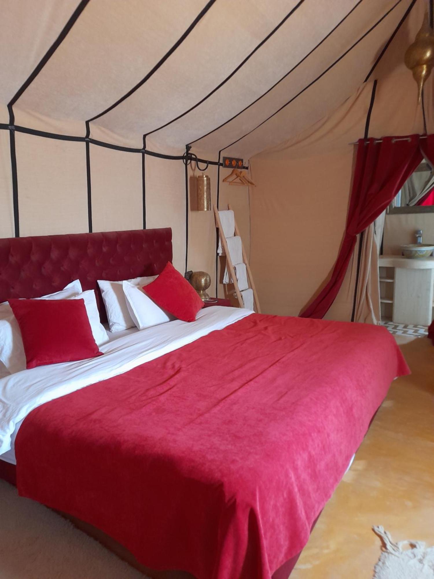 Tourza Desert Camp "Tents With Heating" Мерзуга Экстерьер фото